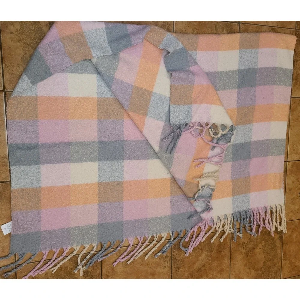 Martha Stewart Decorative Plaid‎ Throw Gray Pink White 72x54 Blanket Soft Warm